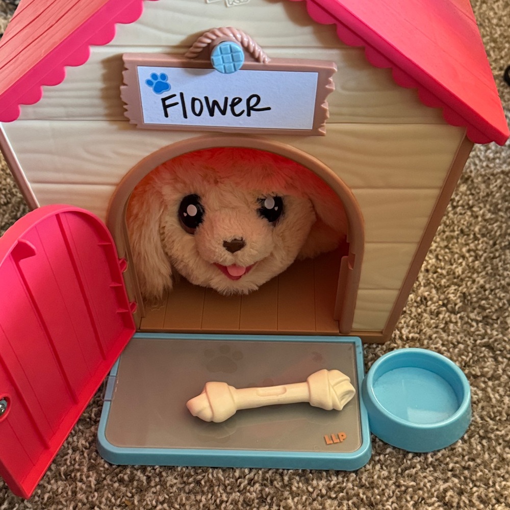 Little Live Pets - Dog and Toy House with Accessories